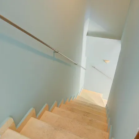 Апартаменты Uptown 2-level Apt, Private Patio & Balcony With Views Салоники